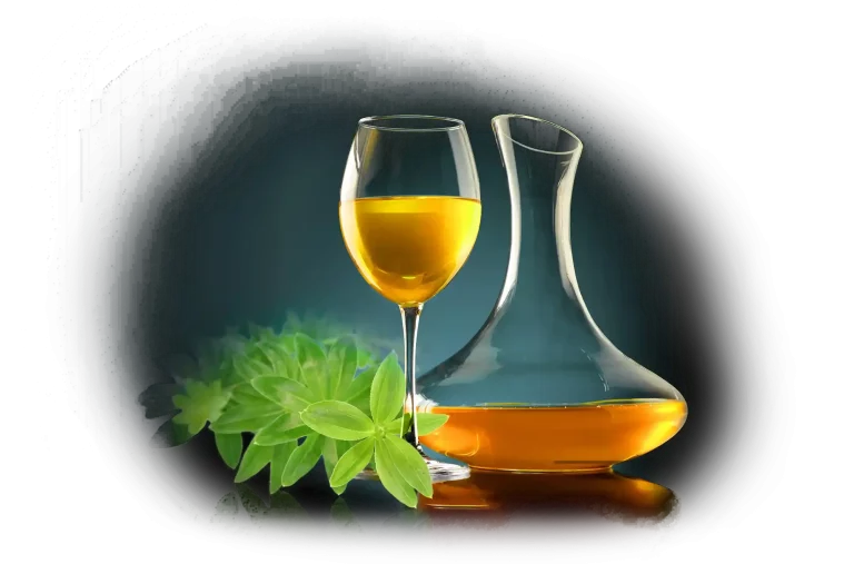 Amber wine in a glass and decanter AdobeStock_283534018 alpha 0358