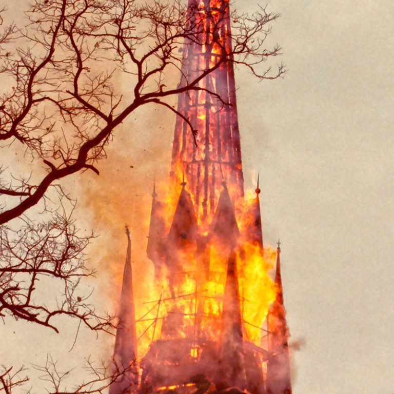 0198_kathedral_brennt_800x800