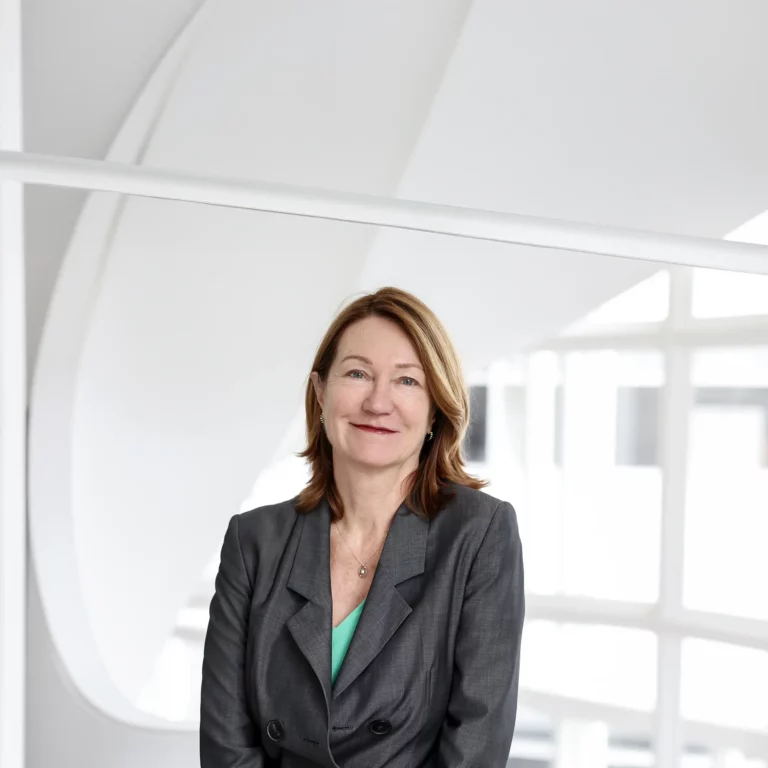 0846 Mahulena Hofmann square