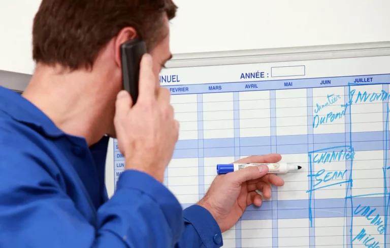 0858 Manual worker calendar phone